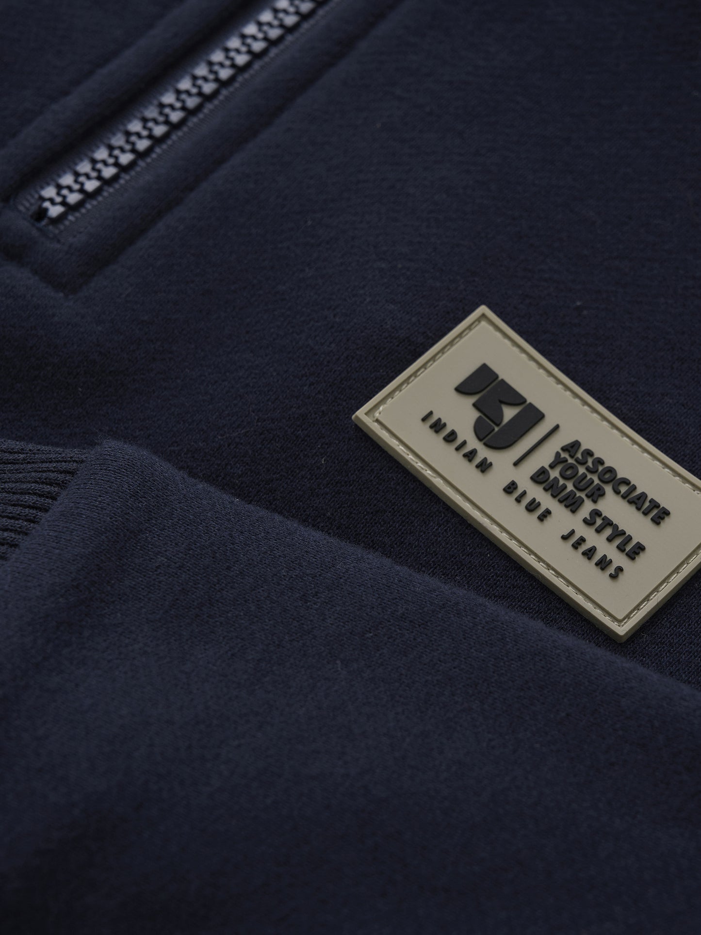 SWEATER WITH ZIPPER BLACK