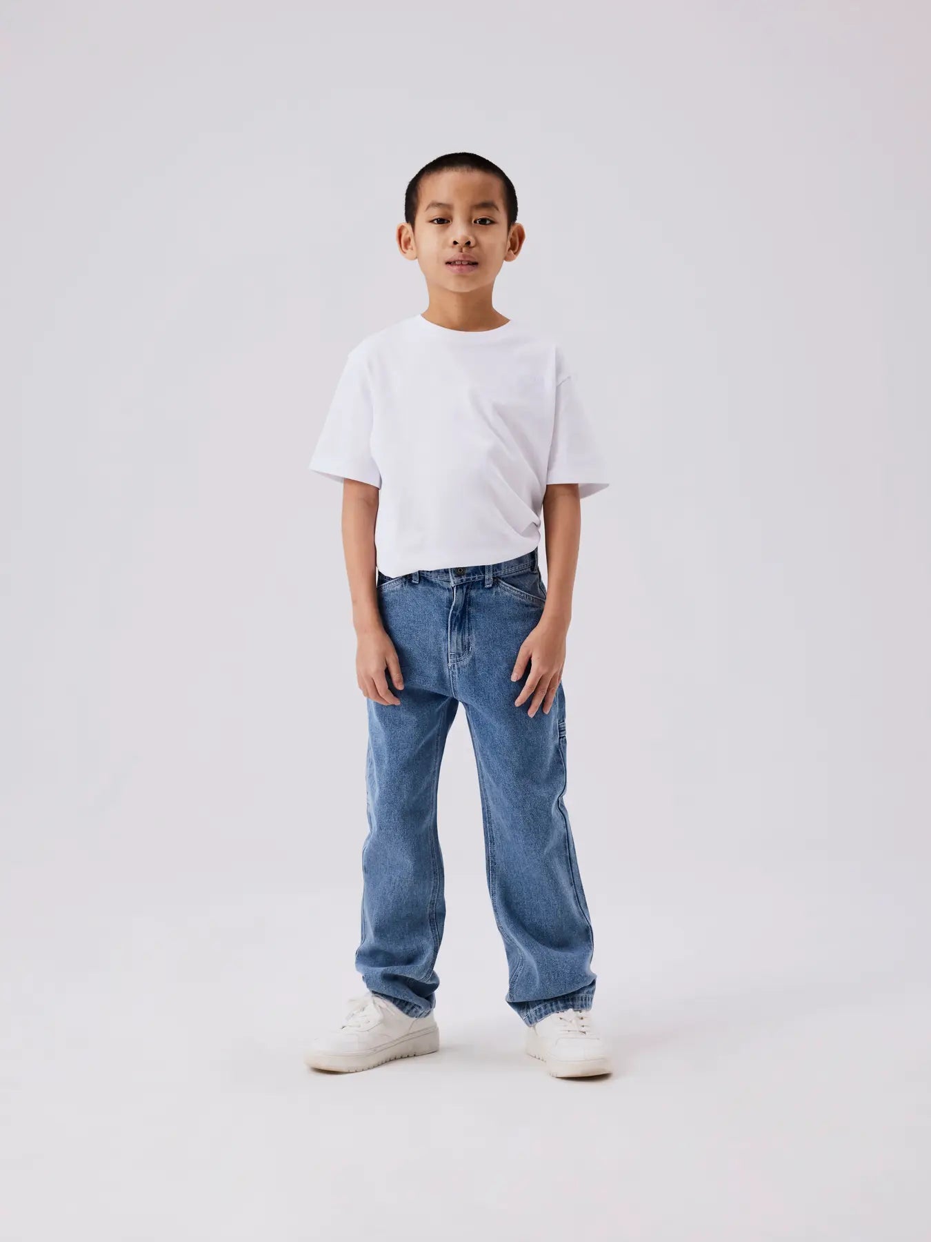 STRAIGHT JEANS - LOOSE FIT