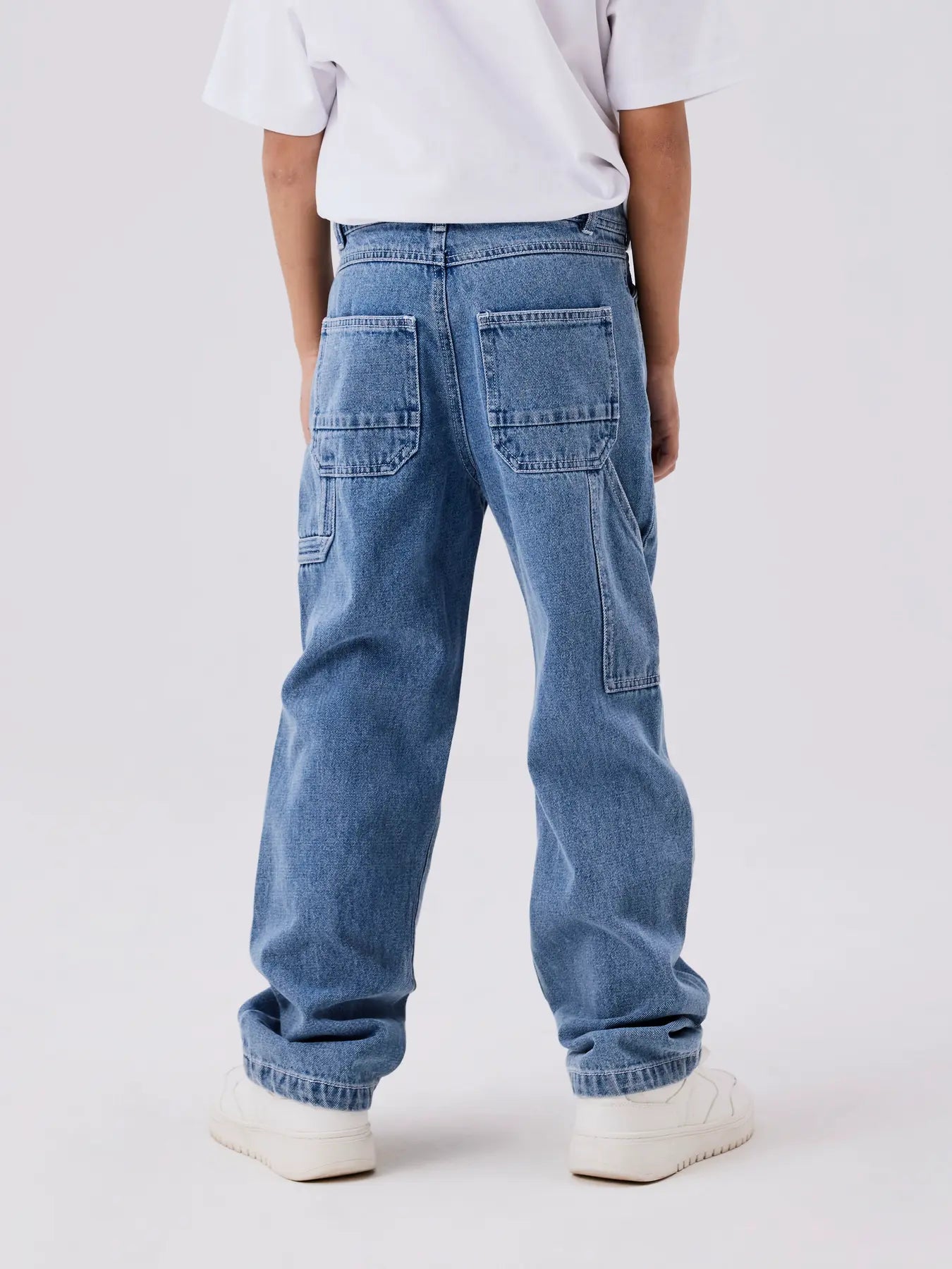 STRAIGHT JEANS - LOOSE FIT