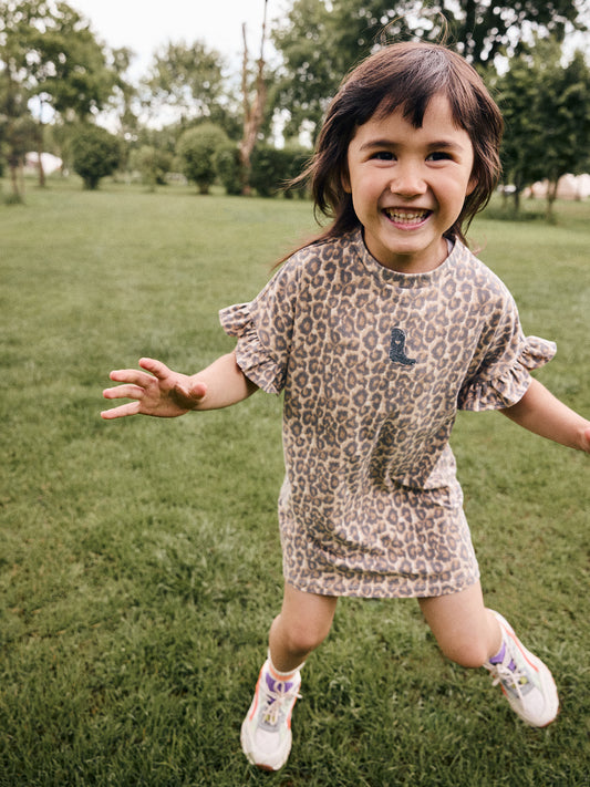 Daily7 T-shirt Dress Sandshell Leopard - gestyled