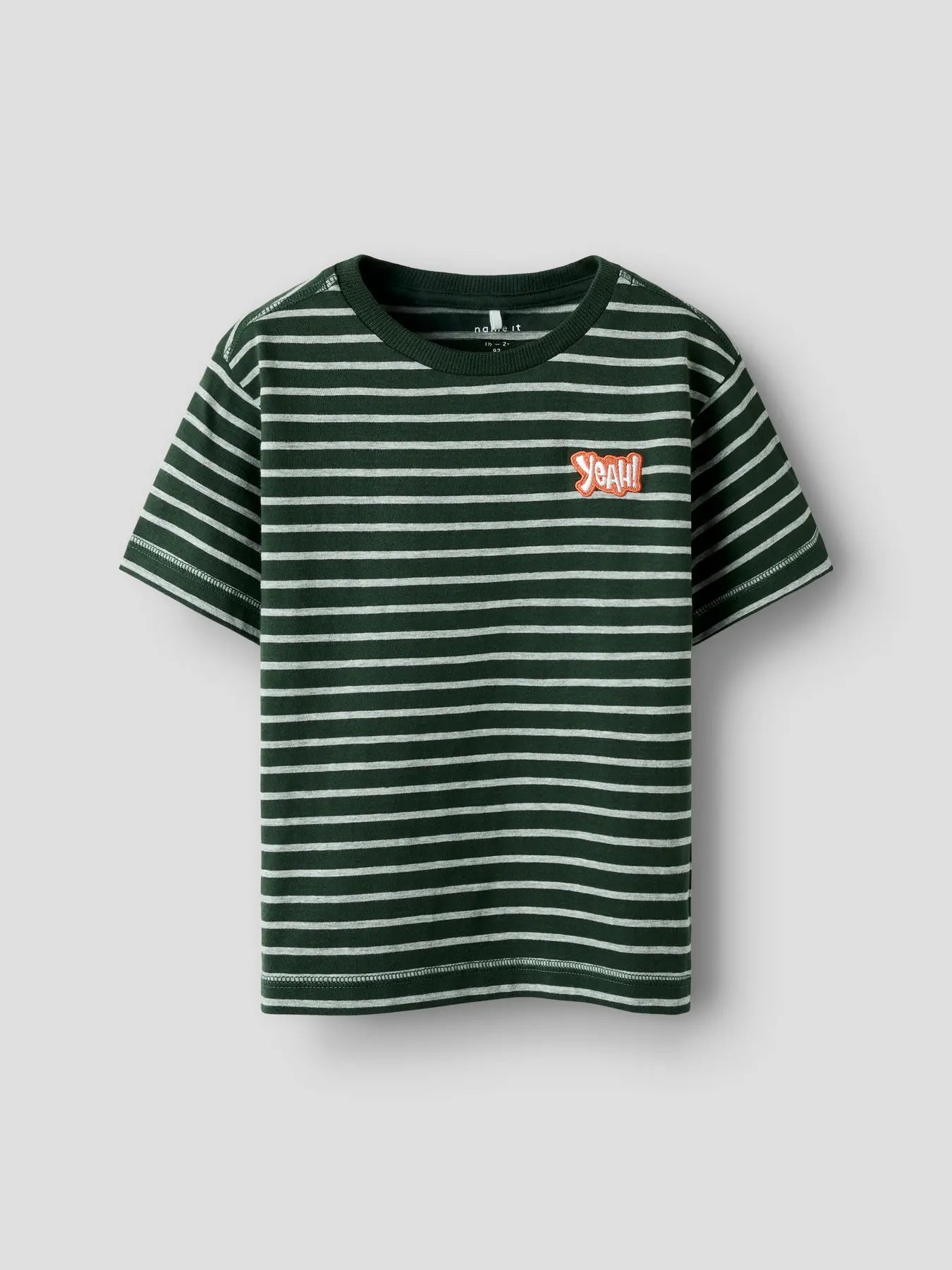 COMFY T-SHIRT DONKERGROEN YEAH