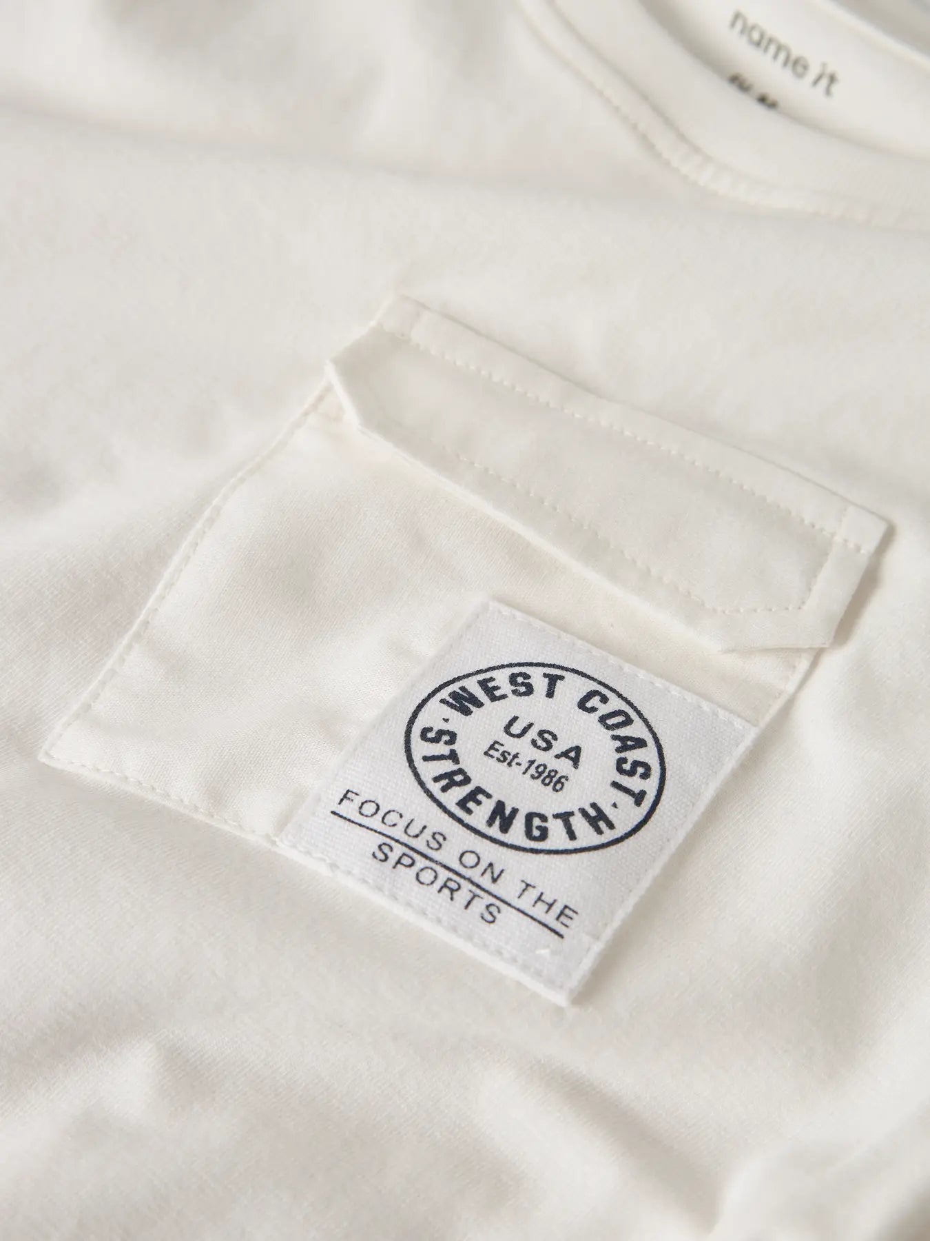 NAME IT Jongens T-shirt Wit - Pocket Detail - close up
