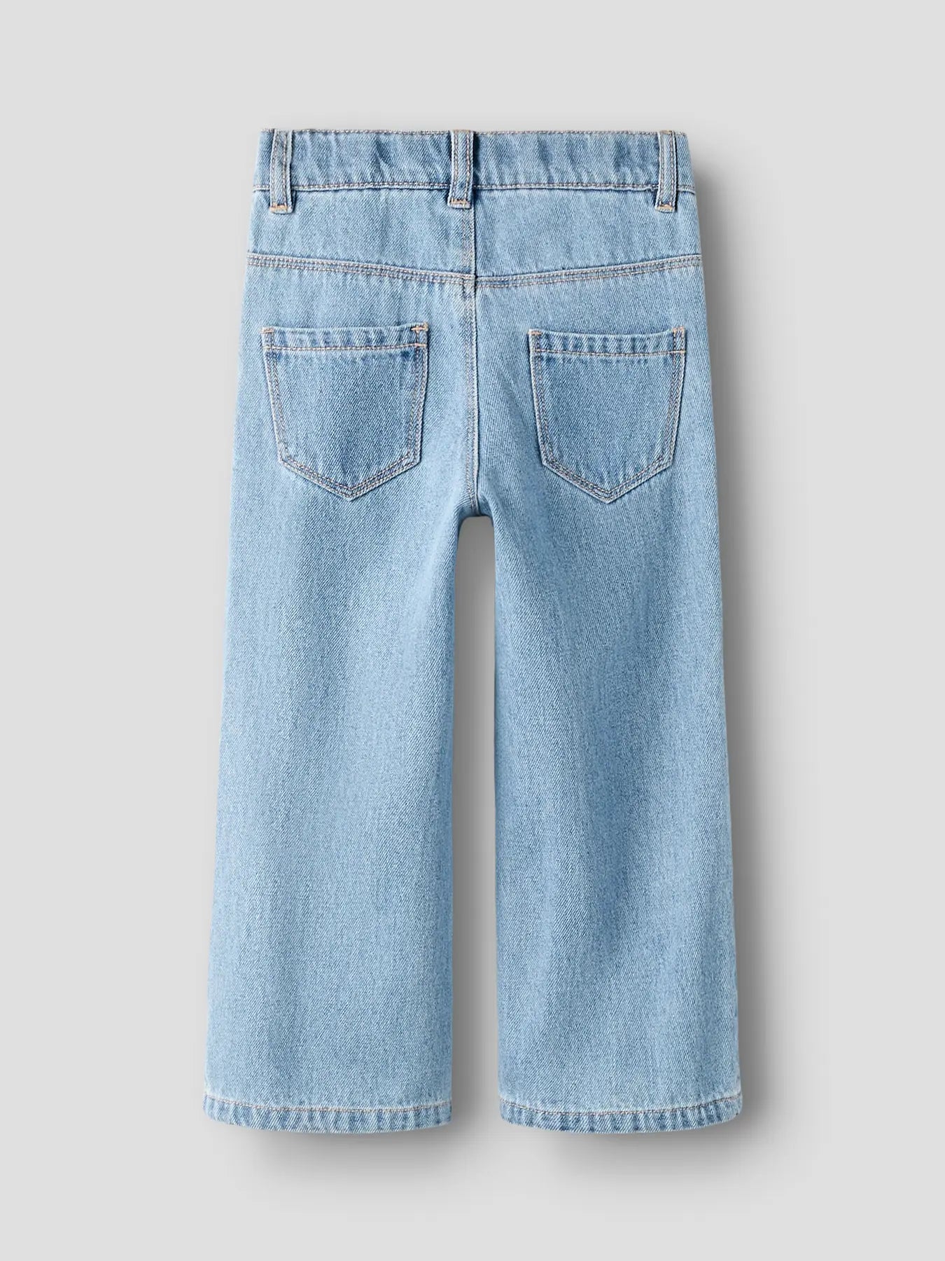JEANS MET WIJDE PIJPEN EN LEUK BORDUURSEL
