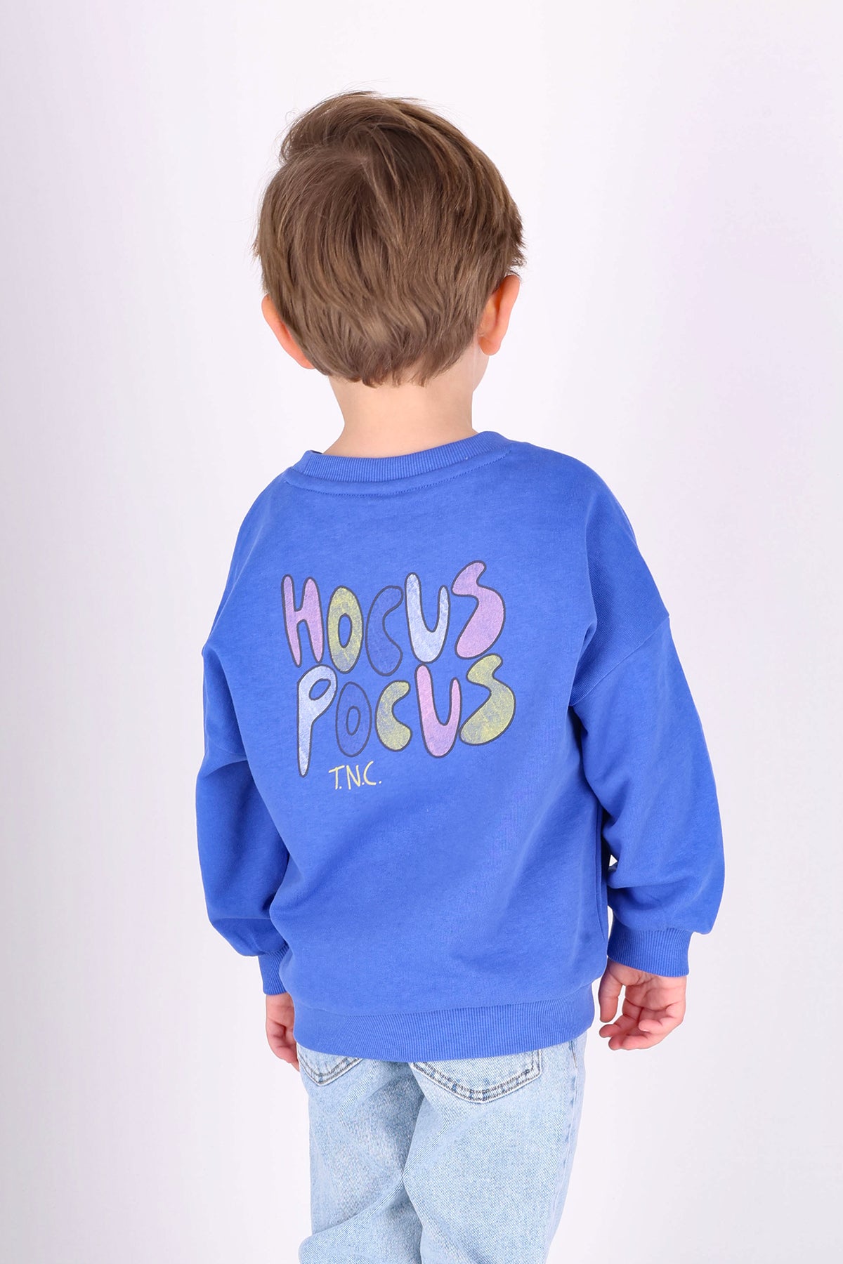 THE NEW CHAPTER blauwe sweater met Hocus Pocus print - achterkant