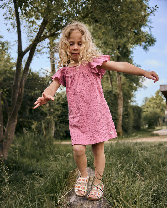 Daily Seven Jurk Wide Sleeve - Roze - voorkant gestyled