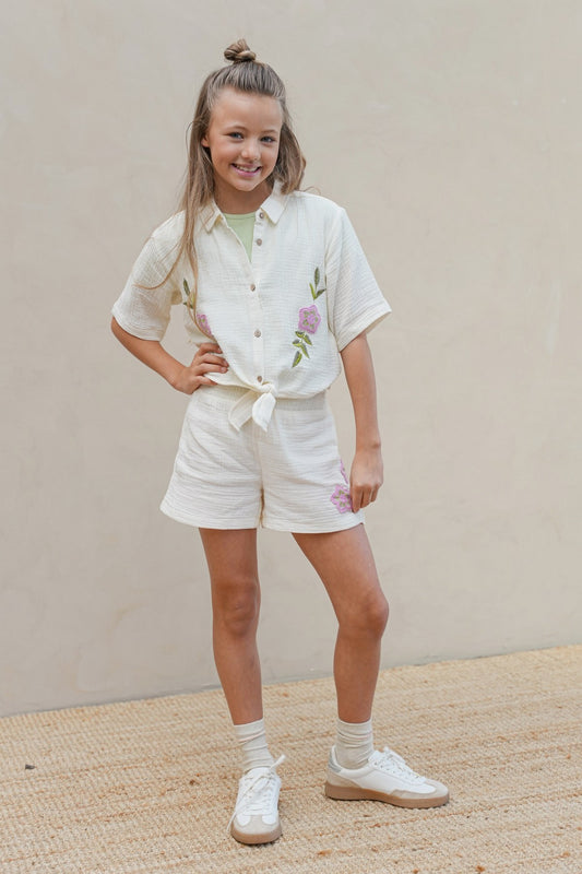 LIKE FLO witte mousseline blouse voor meisjes met knoopdetails - detail
