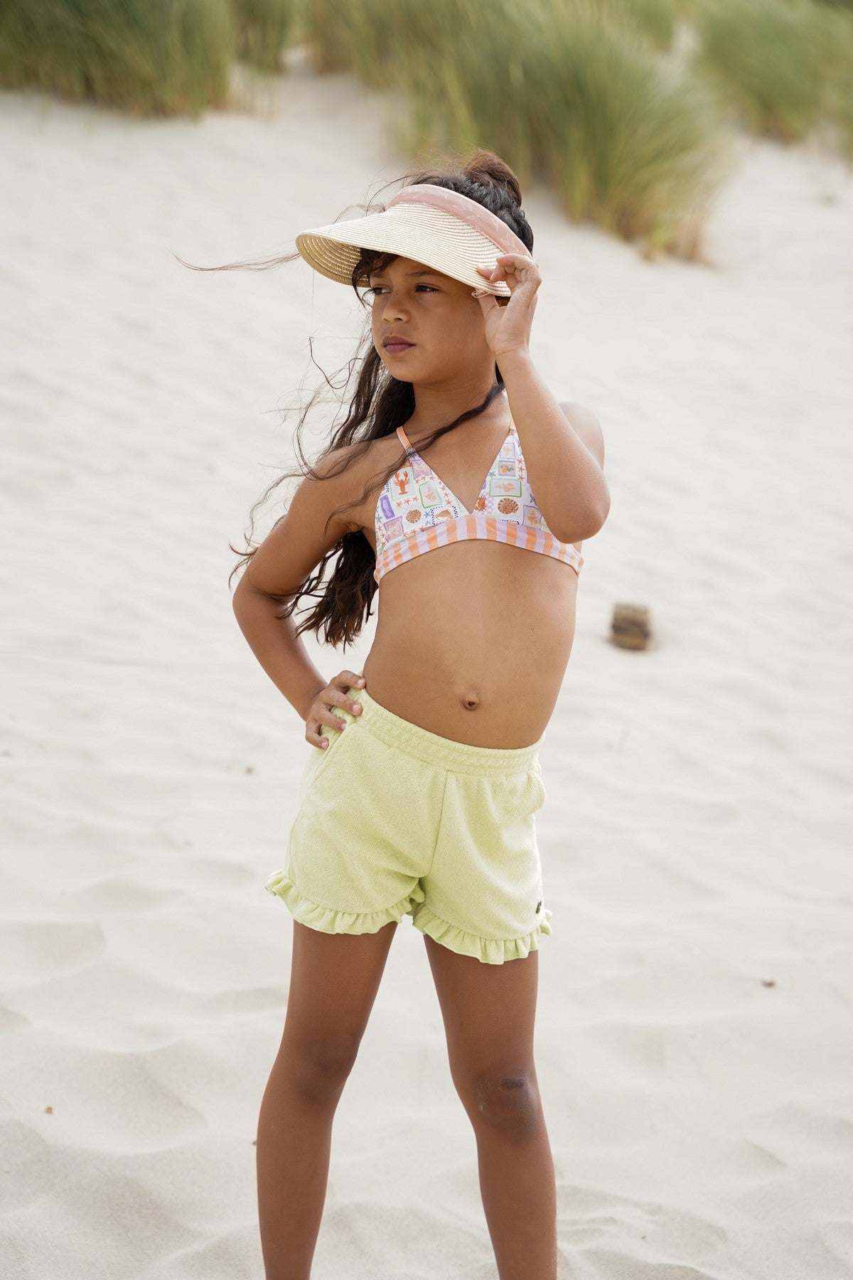 Like Flo Badstof Short met Ruffle - Groen - gestyled met bikini