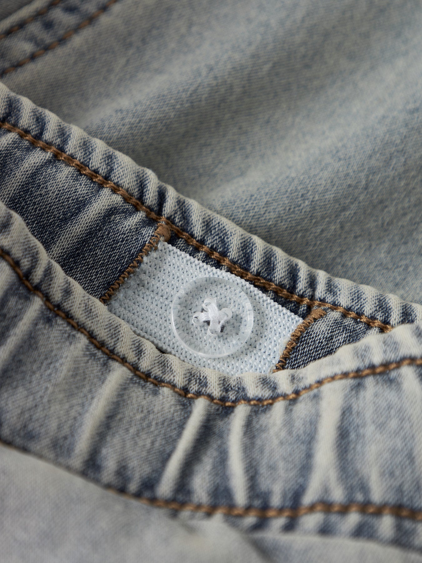 Close-up van elastische taille en band RYAN jogger jeans