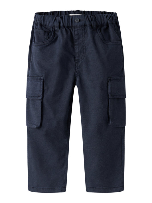 Navy cargo broek voor jongens van NAME IT met praktische zijzakken - voorkant