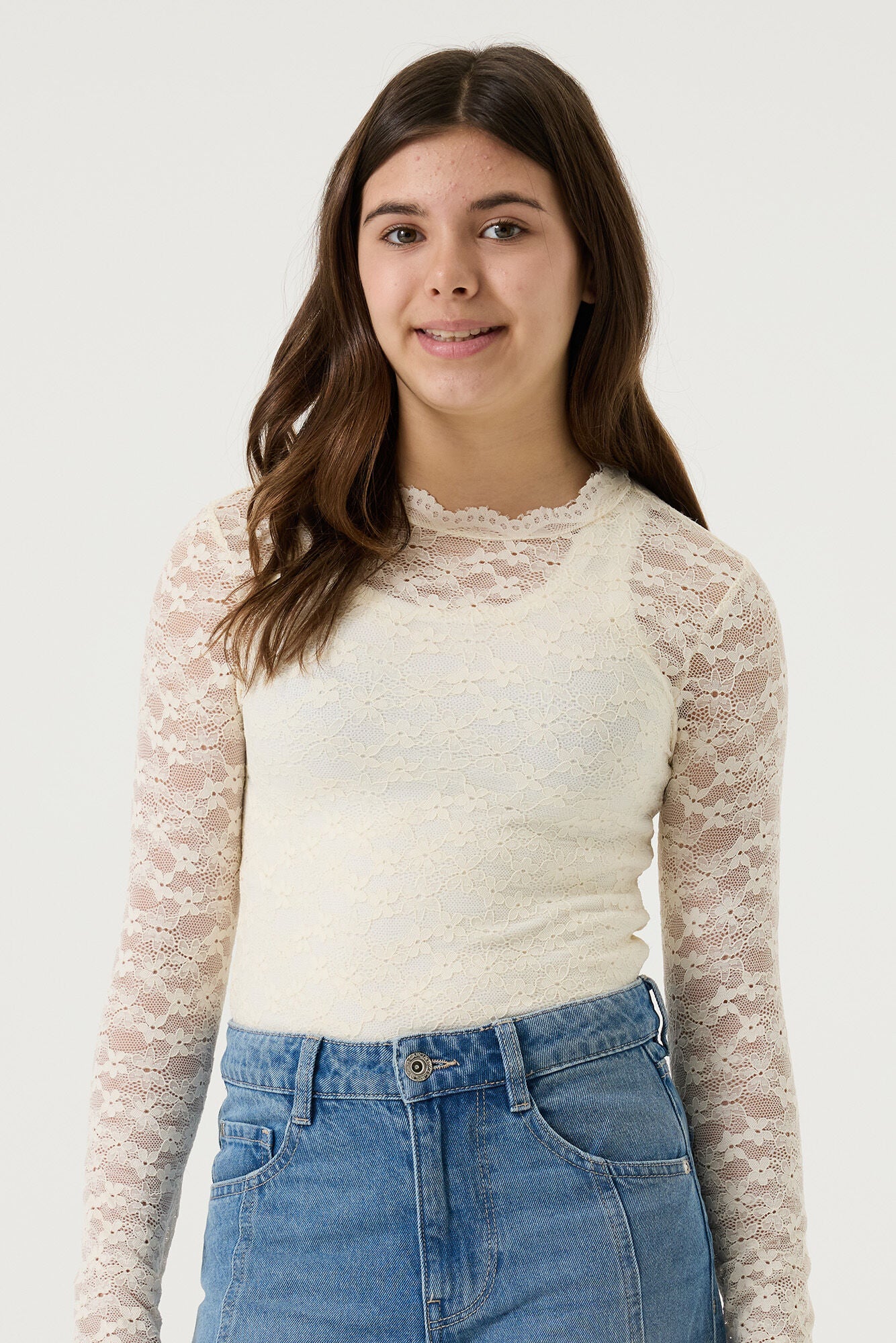 Witte Garcia longsleeve voor meisjes - achterkant met kantdetail