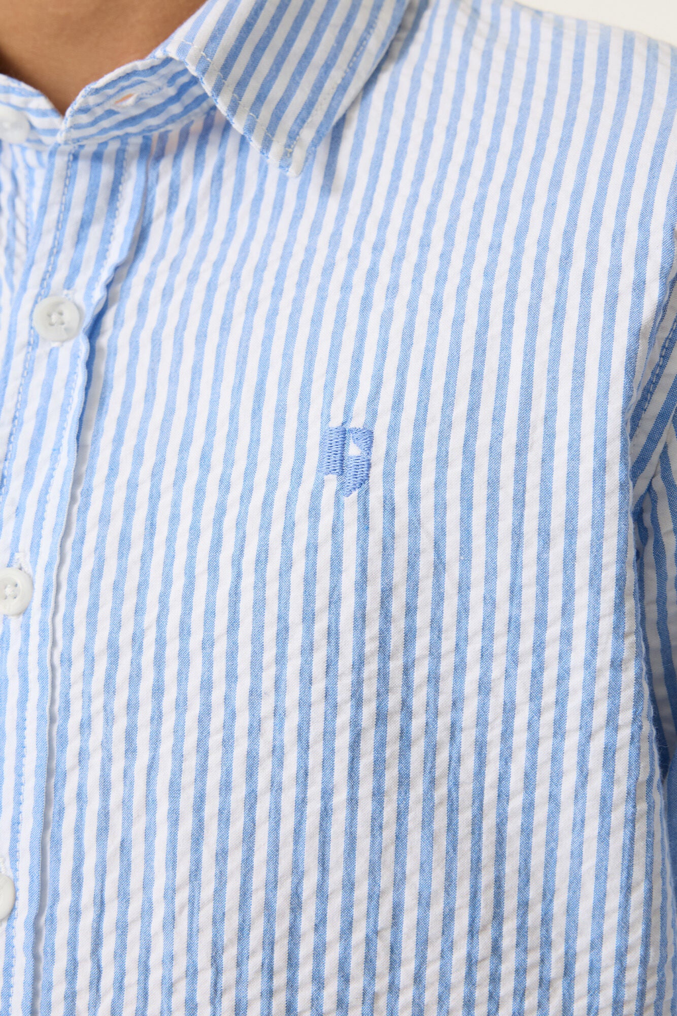 GARCIA Wit-Blauw Gestreept Hemd - Stijlvol Jongens Overhemd - close up