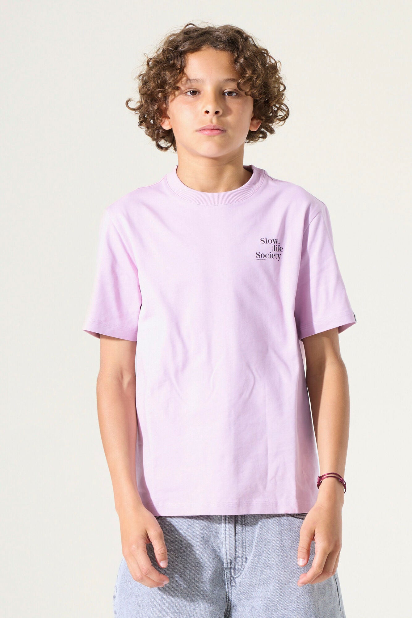 GARCIA jongens T-shirt Pale Syrup met Slow Life Society backprint - styling