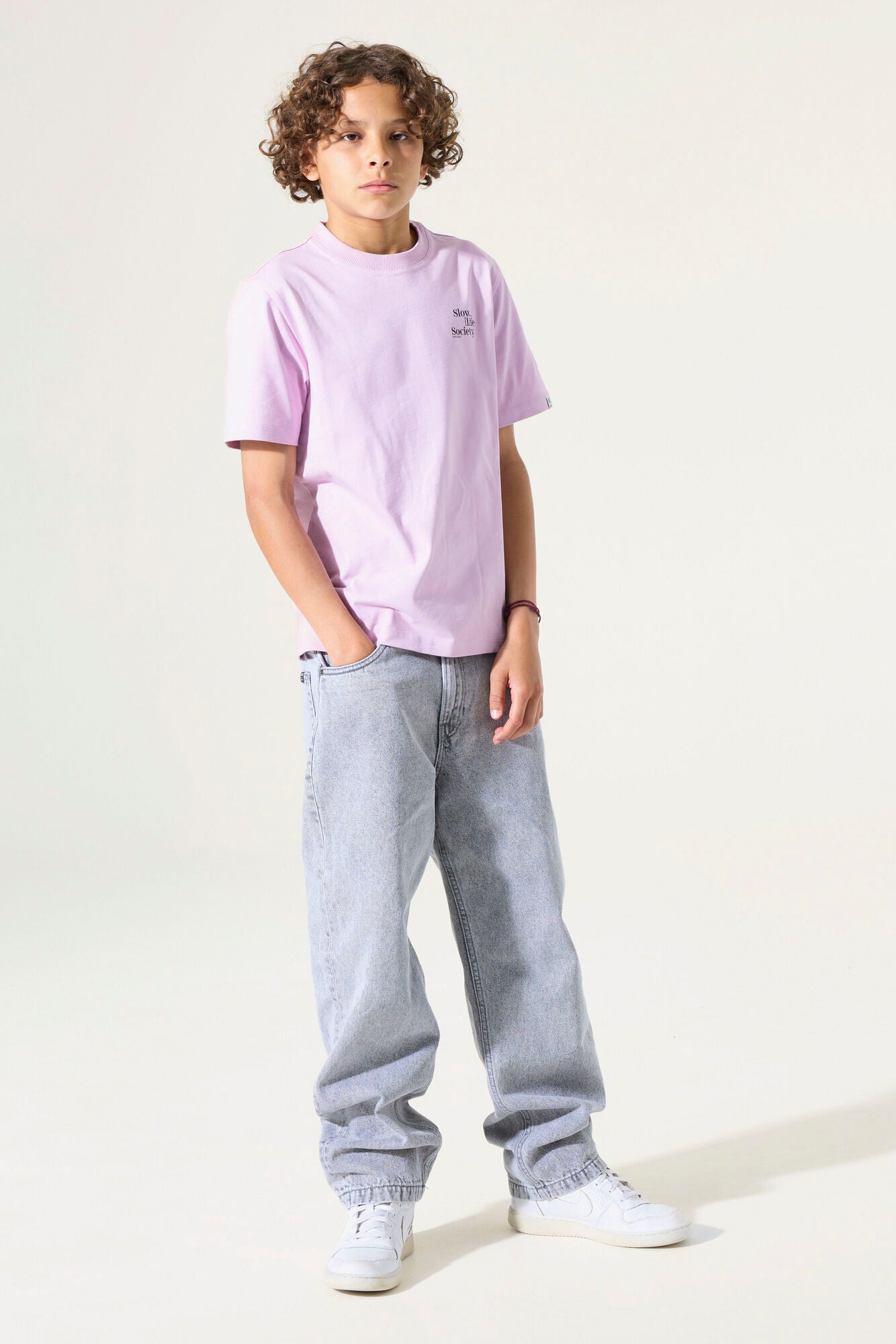 GARCIA jongens T-shirt Pale Syrup met Slow Life Society backprint - zijaanzicht