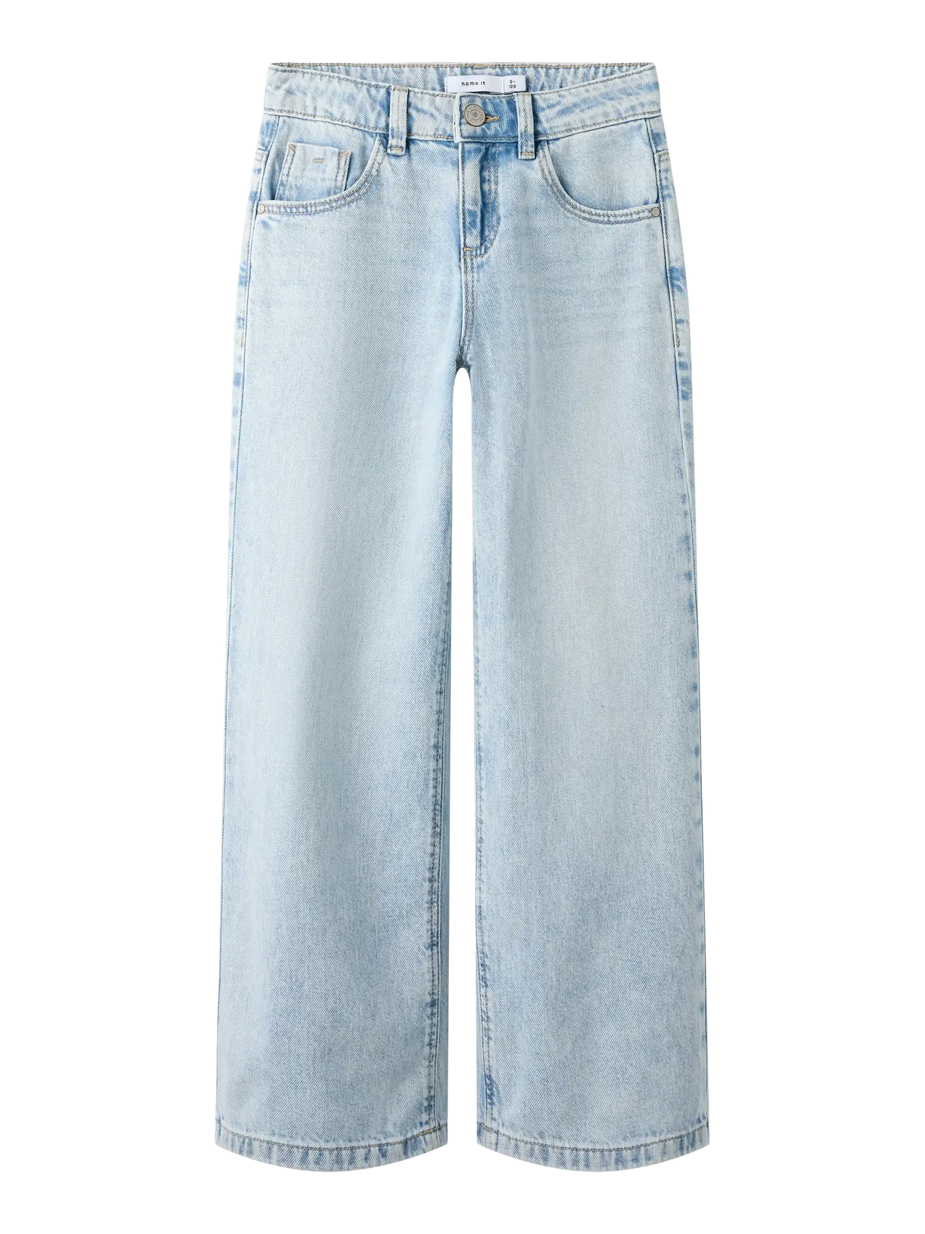 Meisje draagt rose wide fit jeans van NAME IT - voorkant