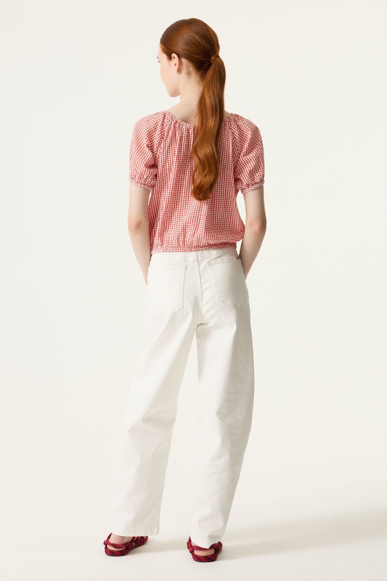 Close-up GARCIA crop blouse met ruitendessin en bijgeleverde scrunchie accessoire