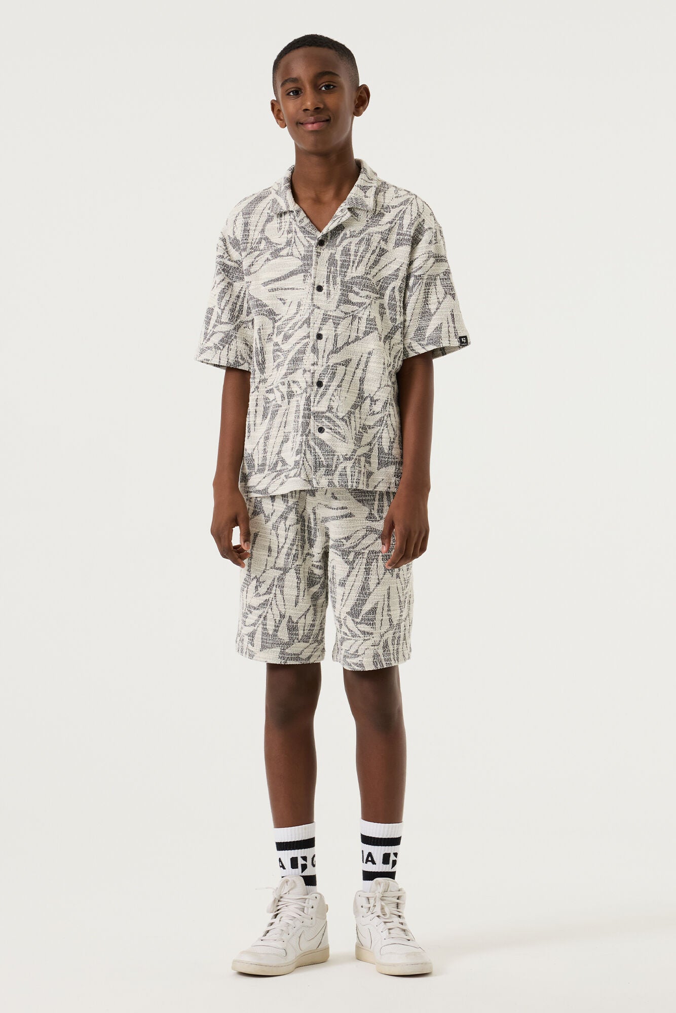 GARCIA Jongens Short Dark Grey – Comfortabele Tienerbroek