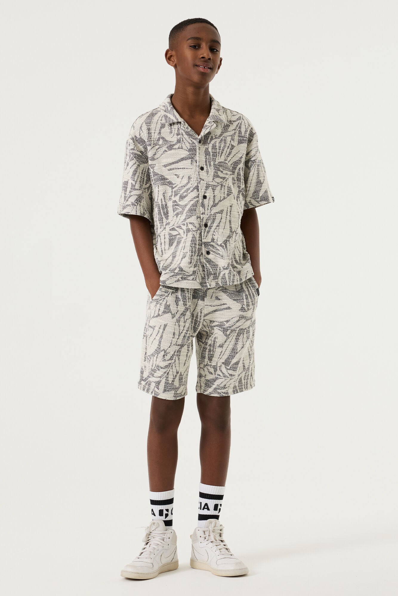 GARCIA Jongens Short Dark Grey – Comfortabele Tienerbroek