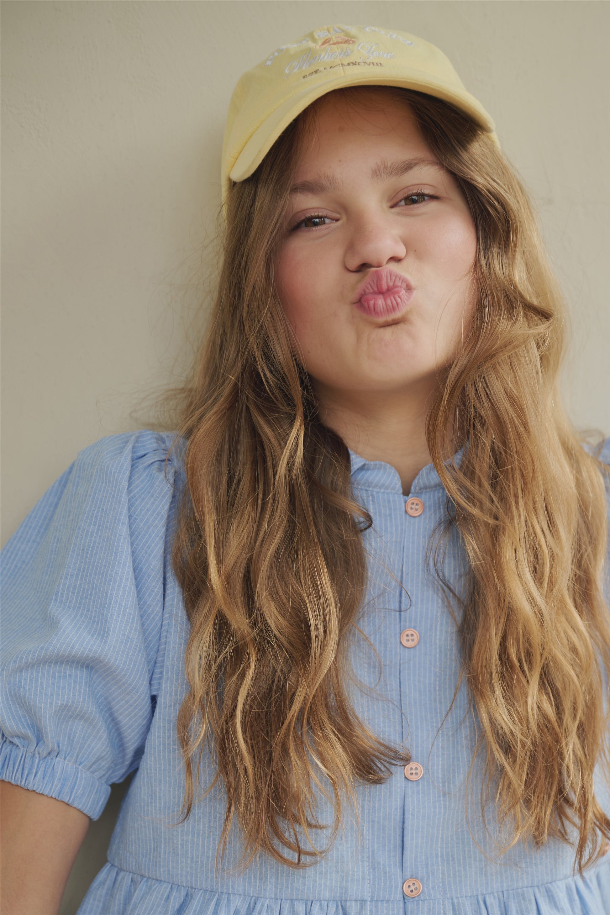 NoBell - Tiggs gestreepte blouse met pofmouw - voorkant gestyled close up