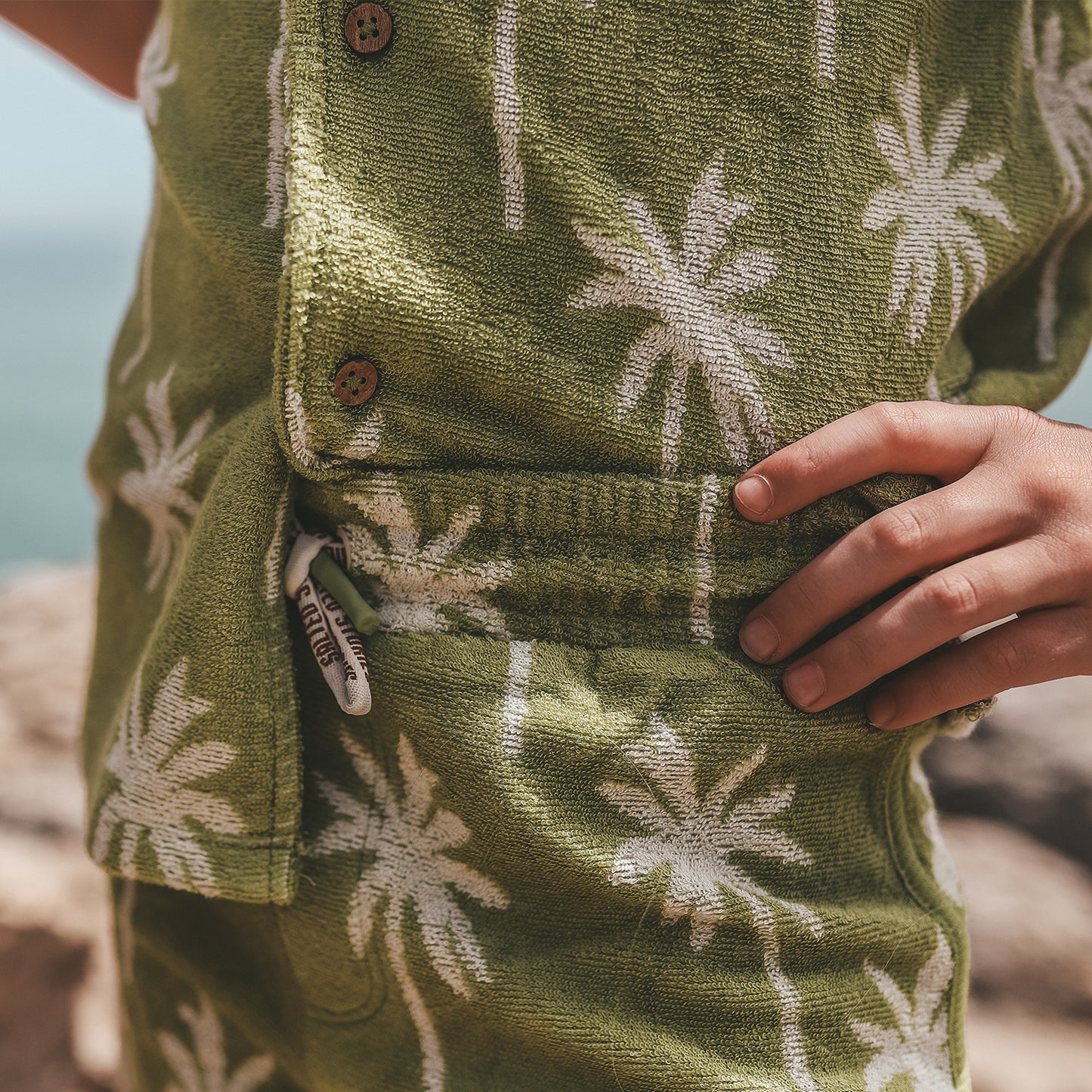 Salted Stories Beach Palm Badstof Short - Jongens - gestyled close up voorkant