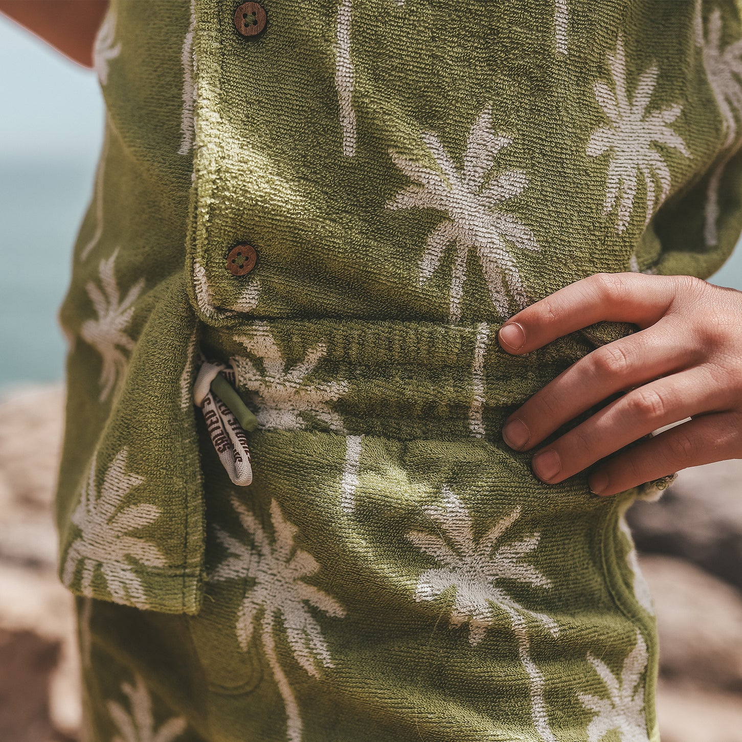 Salted Stories Beach Palm Badstof Short - Jongens - gestyled close up voorkant
