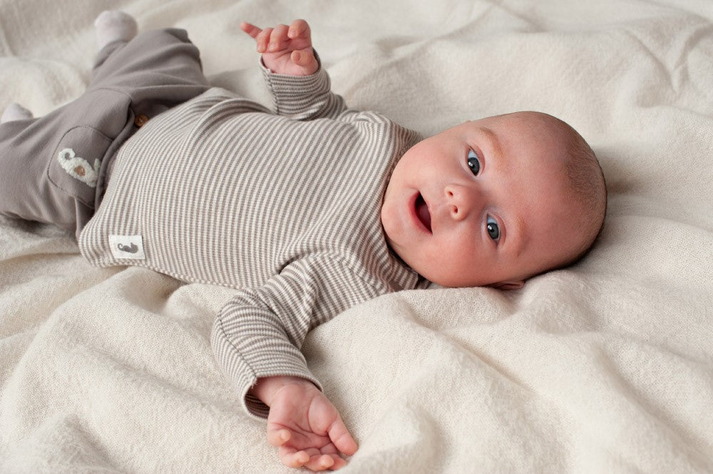 Feetje Broek Sea Sweeties Grijs - Baby Broekje met Elastische Taille - liggend