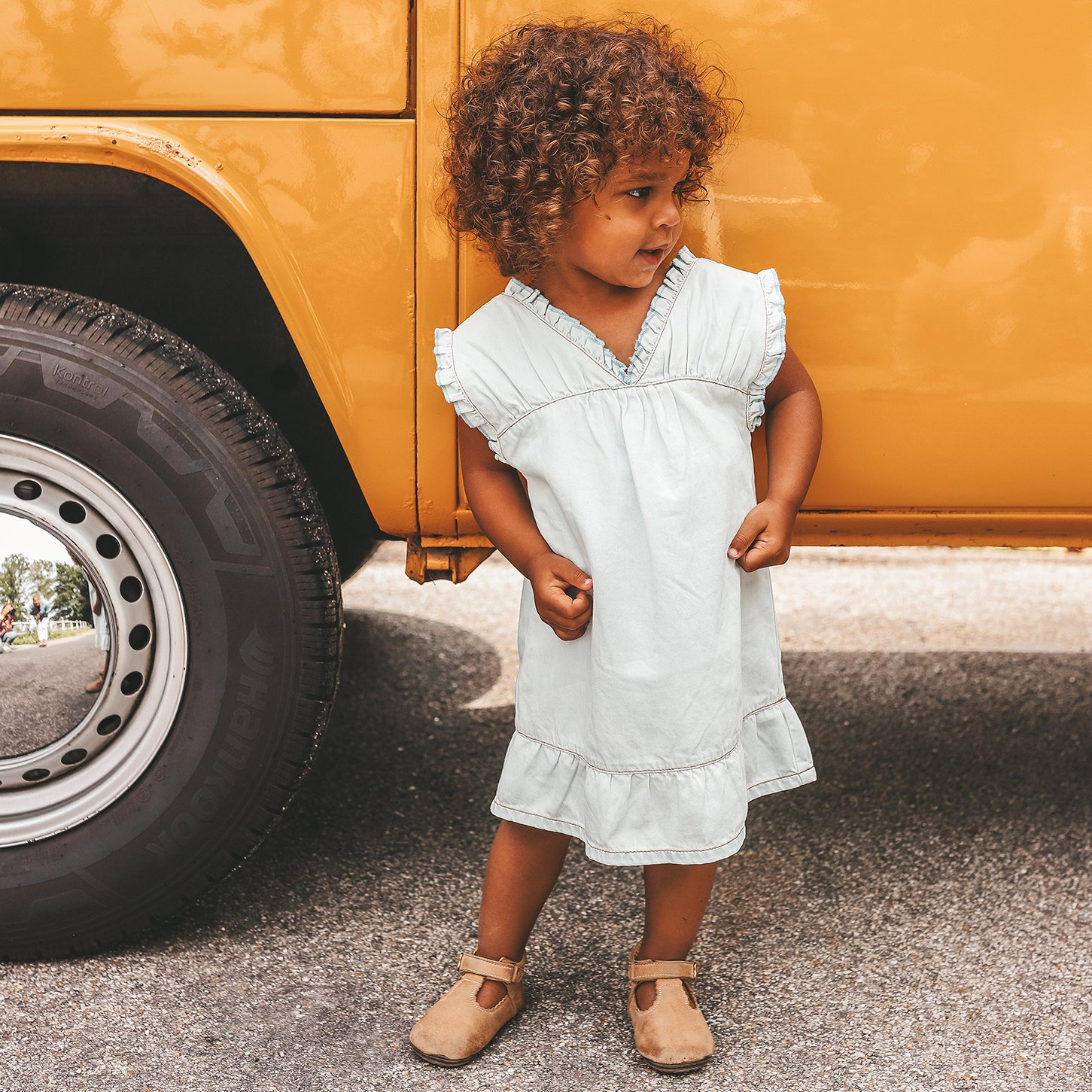 YOUR WISHES Ruffle Dress Sunlit Blue meisjes jurk volledige lengte vooraanzicht