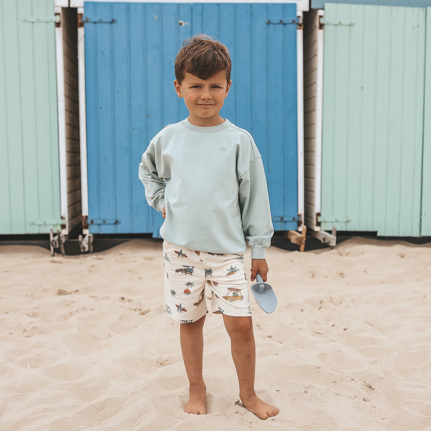 Kind in YOUR WISHES blauwe sweater - comfortabele kinderkleding