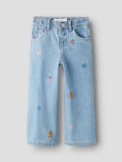 JEANS MET WIJDE PIJPEN EN LEUK BORDUURSEL