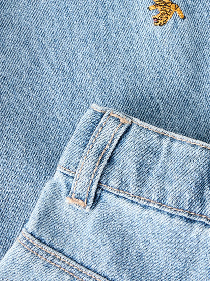 JEANS MET WIJDE PIJPEN EN LEUK BORDUURSEL
