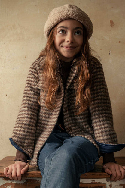 Like Flo oversized wollen meiden blouse in hippe pied-de-poule-ruit en een knoop sluiting.